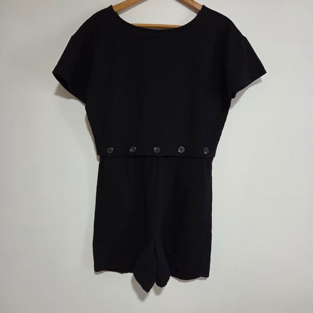 LIKE NEW MADEWELL BLACK TEXTURED CUT OUT BACK ROMPER SIZE SMALL